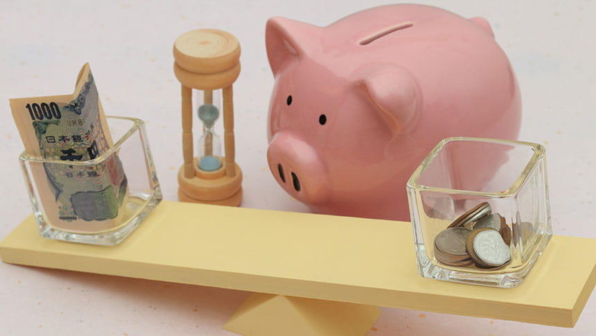 砂時計とお金と豚の貯金箱